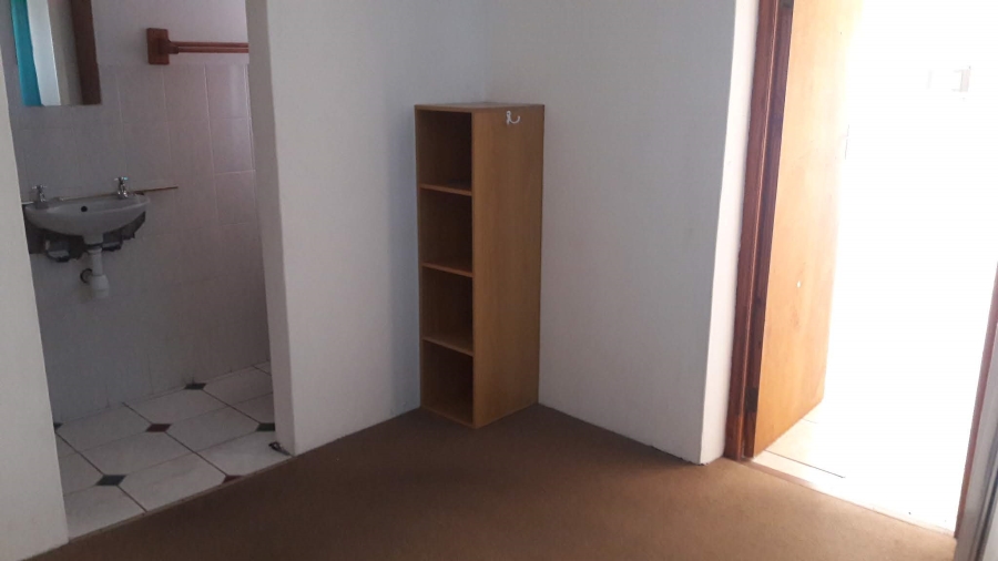 4 Bedroom Property for Sale in Middedorp Western Cape